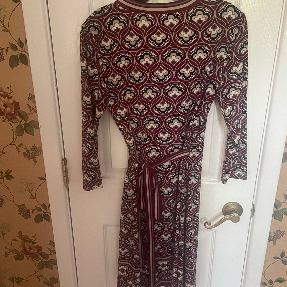 Max studio Elegant Geometric Patterned Wrap Dress… - image 2